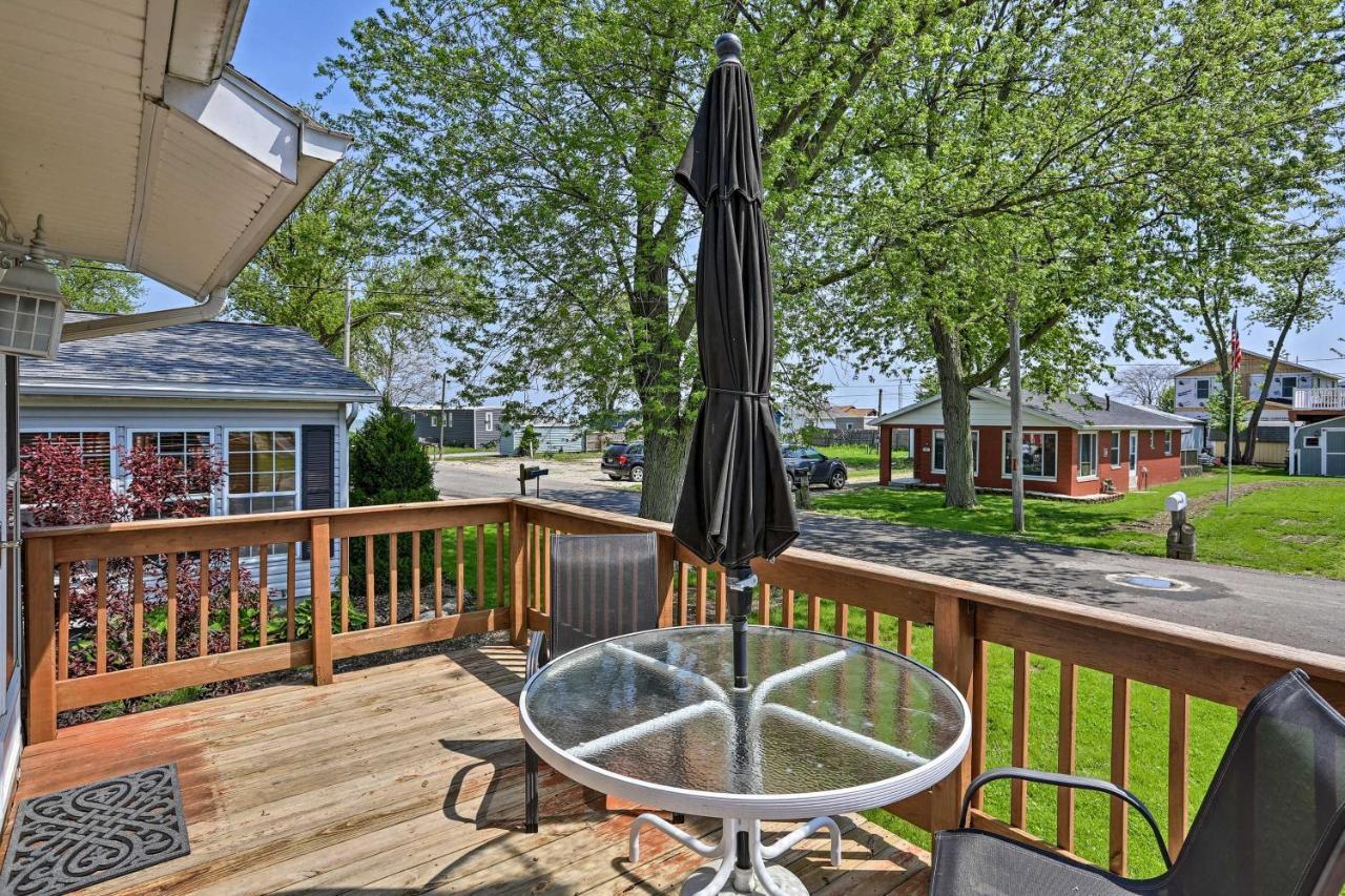 Home With Lake-View Deck By Camp Perry And Magee Marsh Port Clinton Exterior photo